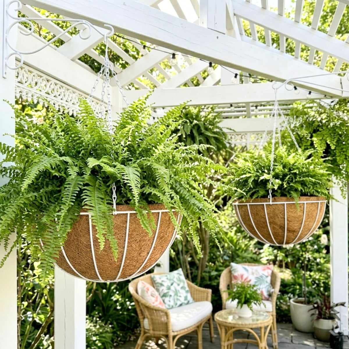 LaLaGreen Coco Hanging Baskets (18 in, 4 Pack) White Outdoor Liner Planters